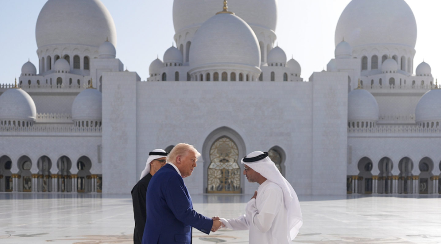 US President Donald Trump greets the Sheikh Zayed Grand Mosque in Abu Dhabi