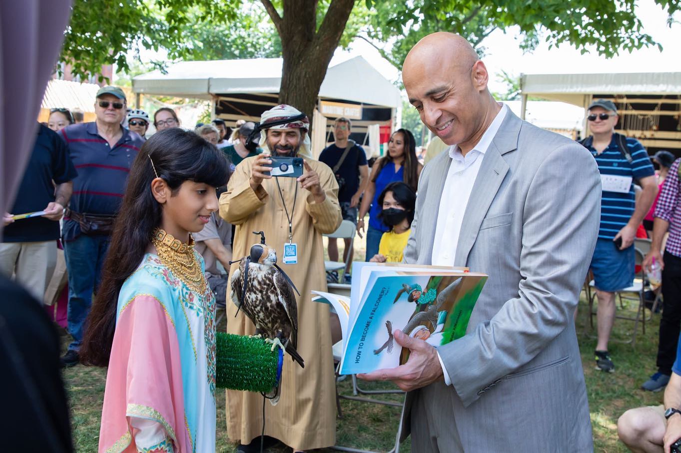 Yousef Al Otaiba meets mother-daughter falconry duo at Smithsonian Folklife Festival.